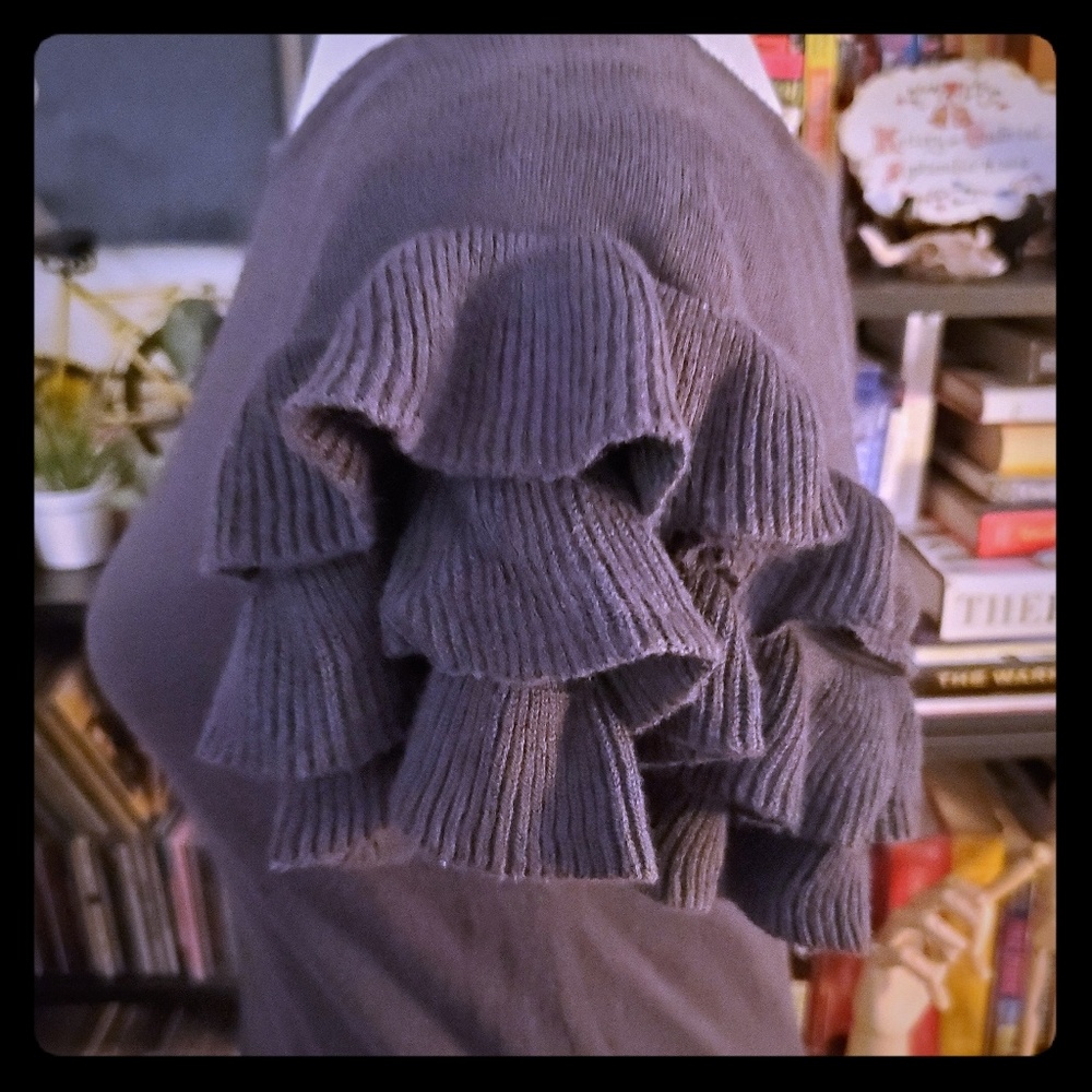 Mossimo Ruffle Sleeve Dress - Picture 4 of 8